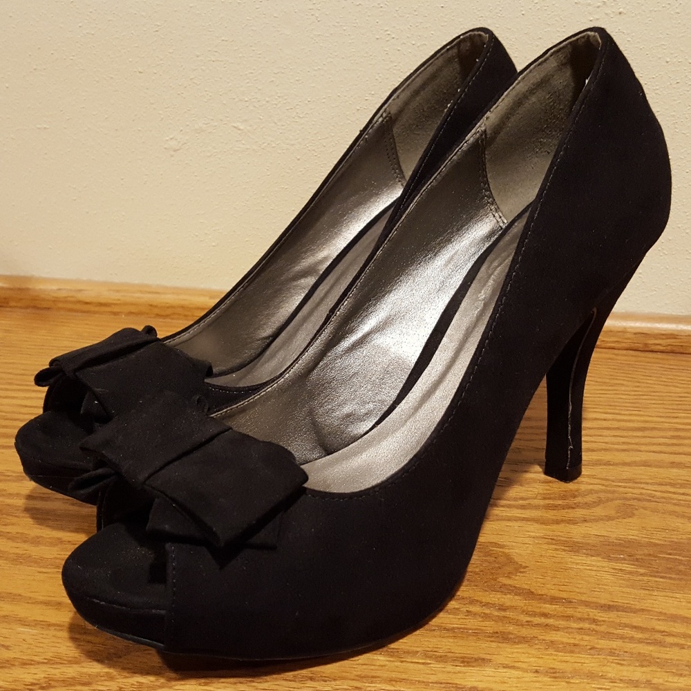 Charlotte Russe Black Suede Pumps